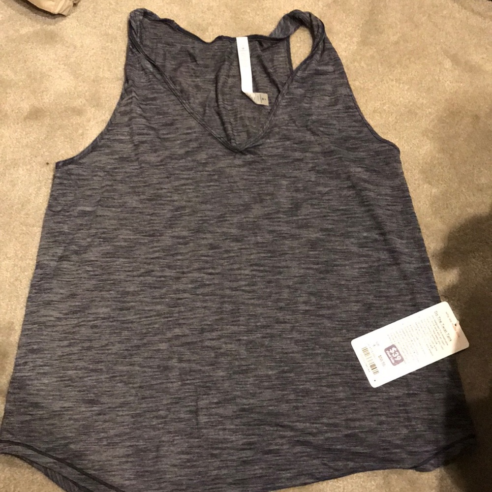 Nwt lululemon do the twist tank